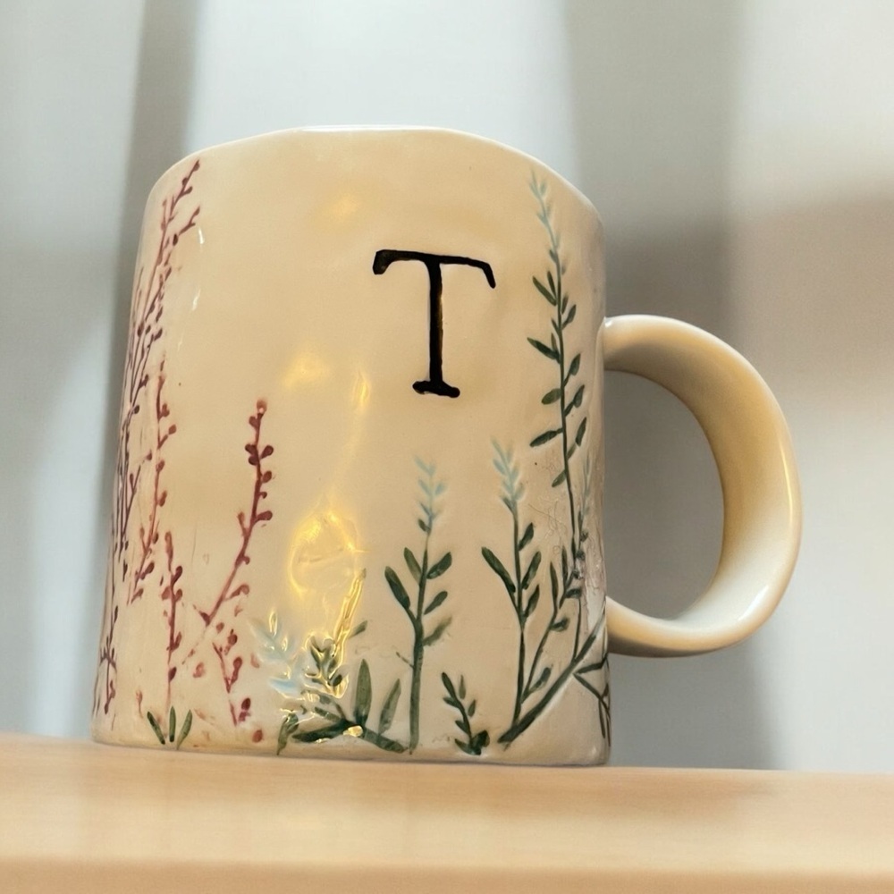 Anthropologie Mug DAGNY Monogram Initial Letter T
Floral Coffee Cup